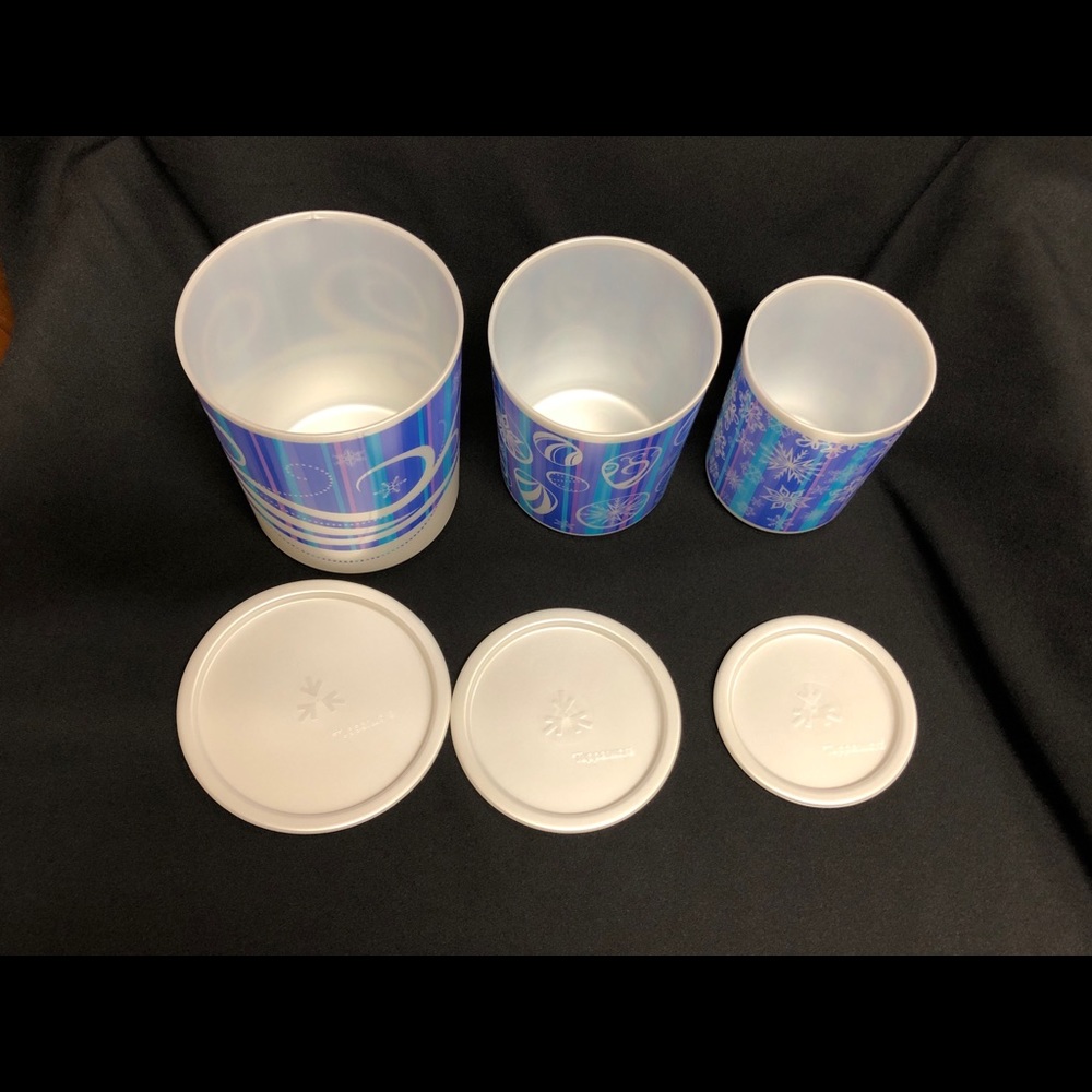 NWOT Tupperware  Christmas Canisters, 3 pc set.  12 Cup, 8 Cup, 5 Cup capacities - Picture 2 of 7